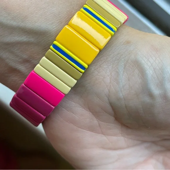 Roxanne Assoulin “The Big Squeeze” bracelet in Passionfruit - Picture 6 of 8